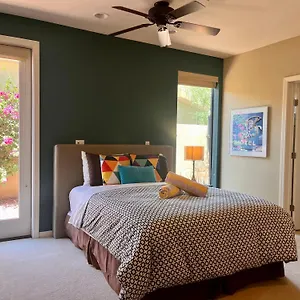 https://the-terra-cotta-terrace.palm-springs-ca-hotels.com
